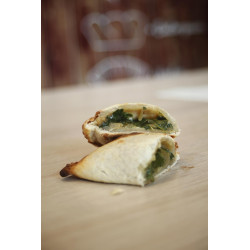 Espinacas, cebolla caramelizada y salsa bechamel