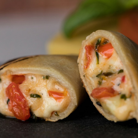 Empanada de TOMATE, QUESO Y ALBAHACA