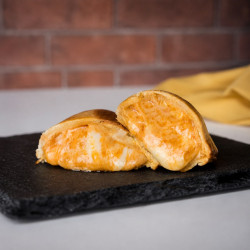 Empanada de CEBOLLA Y QUESO