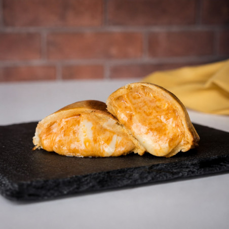 Empanada de CEBOLLA Y QUESO