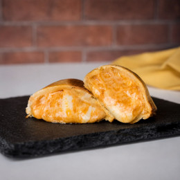 Empanada de CEBOLLA Y QUESO