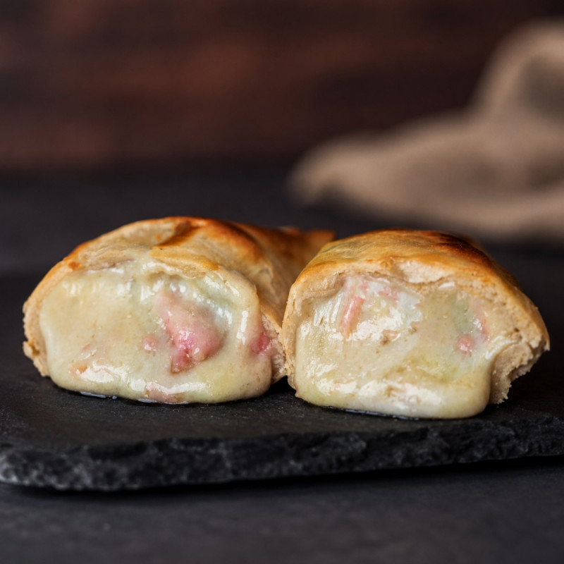 Empanada de JAMÓN, QUESO Y ROQUEFORT
